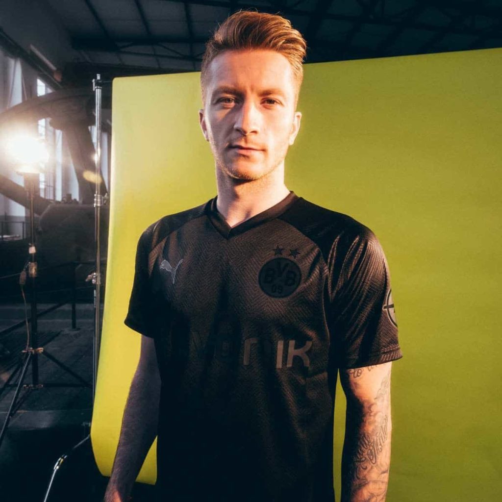 BVB 110th Anniversary Blackout Kit 2020 - Haaland, Sancho ...