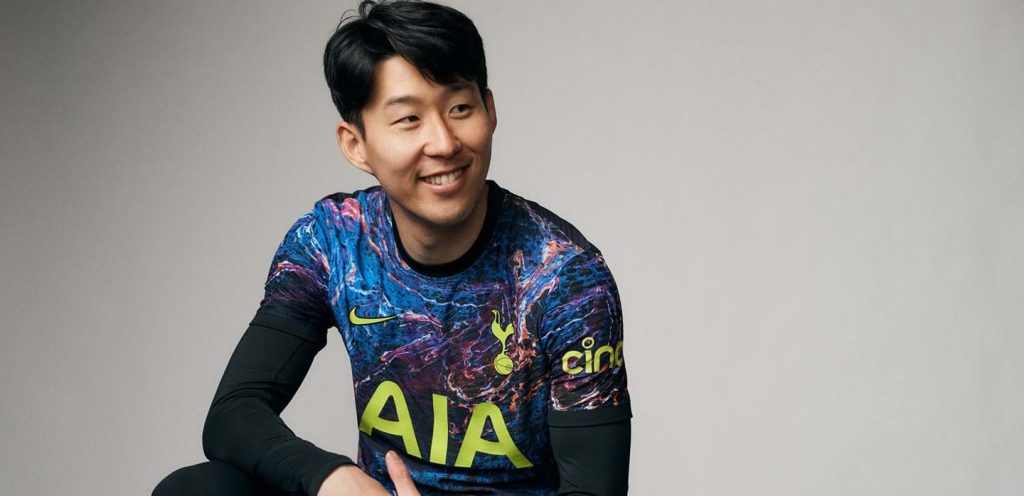 Tottenham Hotspur officially release cosmic away kits for 2021-22 -  Cartilage Free Captain